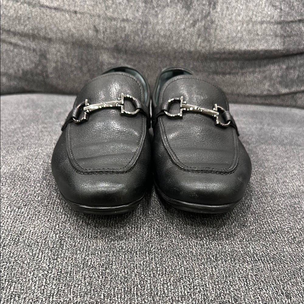 Ferragamo Black Leather Men's Loafers
Size 7 3E
Great condition